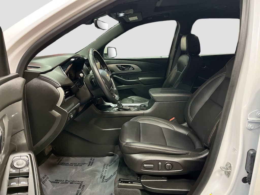 Used 2023 Chevrolet Traverse LT w/ LT Premium Package image 22