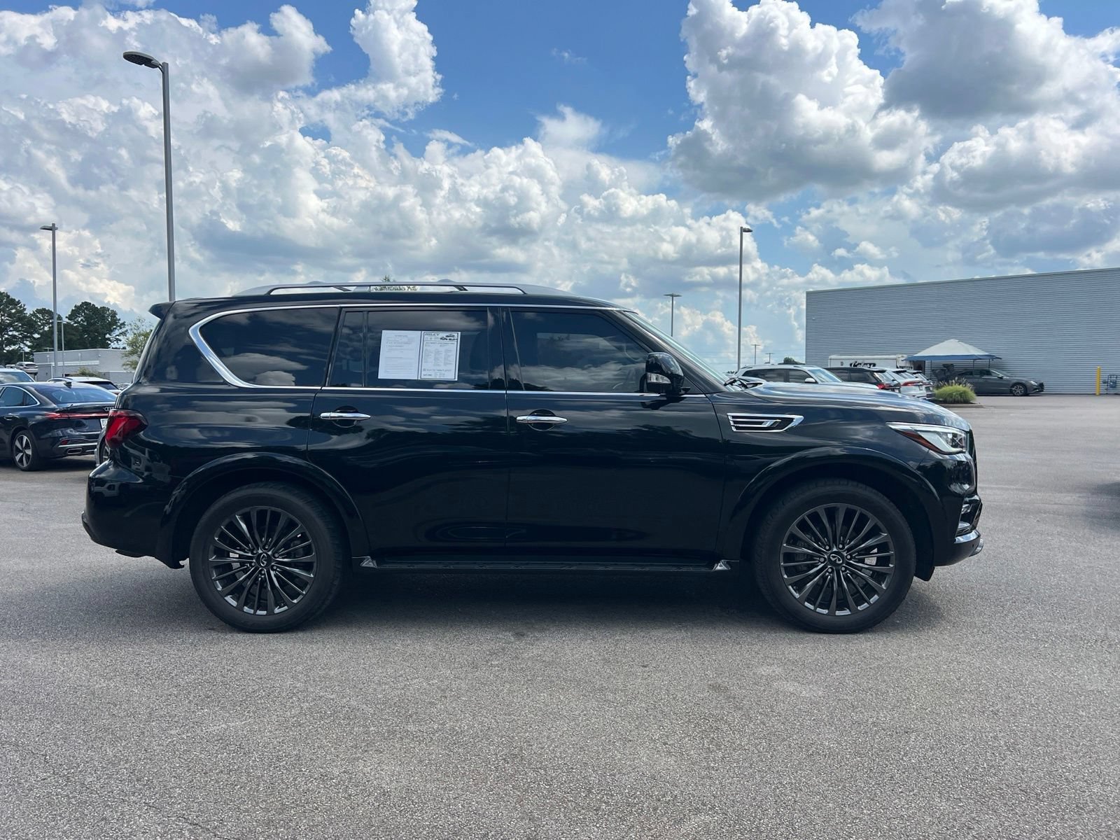 Used 2024 INFINITI QX80 Premium Select w/ Cargo Package AWD/4WD image 4