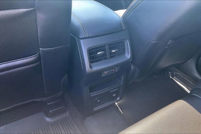 Used 2024 Ford Edge ST w/ Equipment Group 401A AWD/4WD image 10