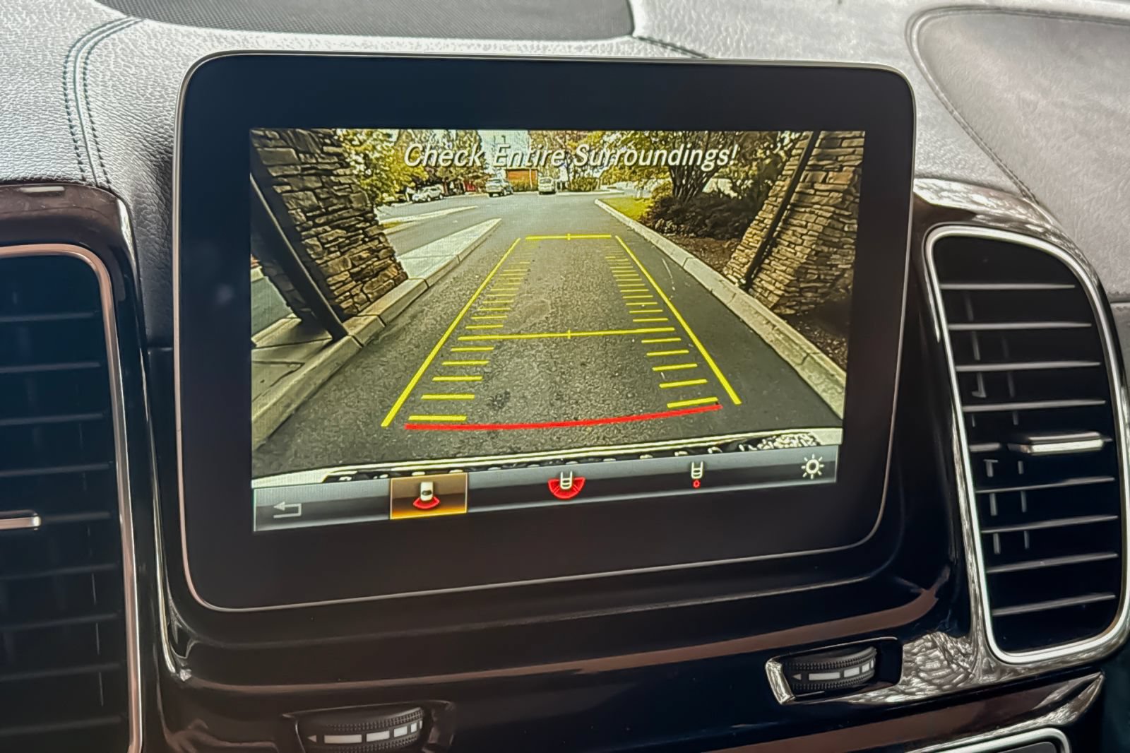 Used 2018 Mercedes-Benz GLE 43 AMG 4MATIC image 28