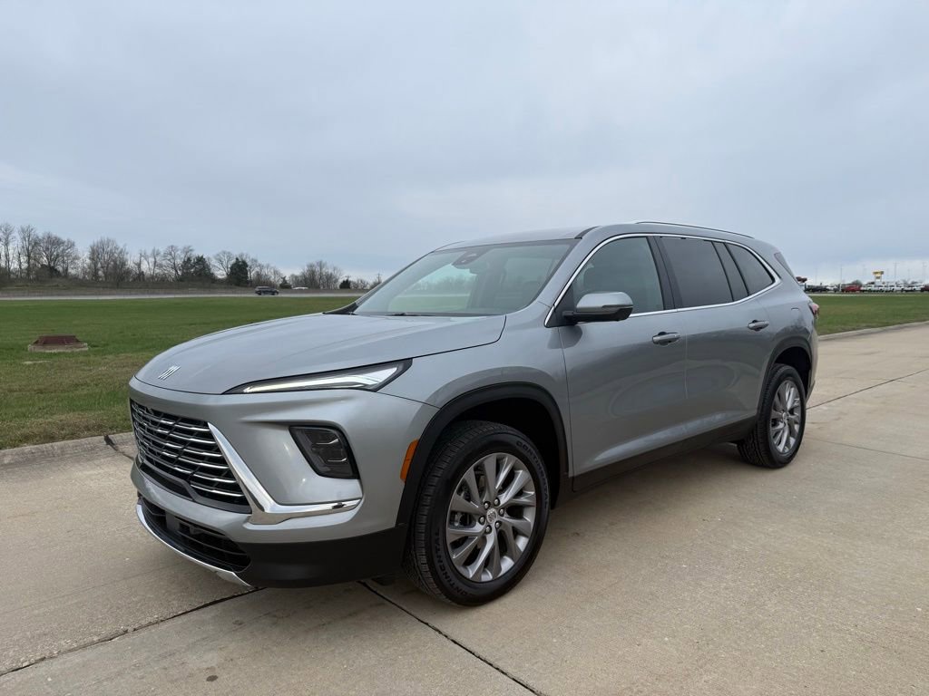Used 2025 Buick Enclave Preferred image 10