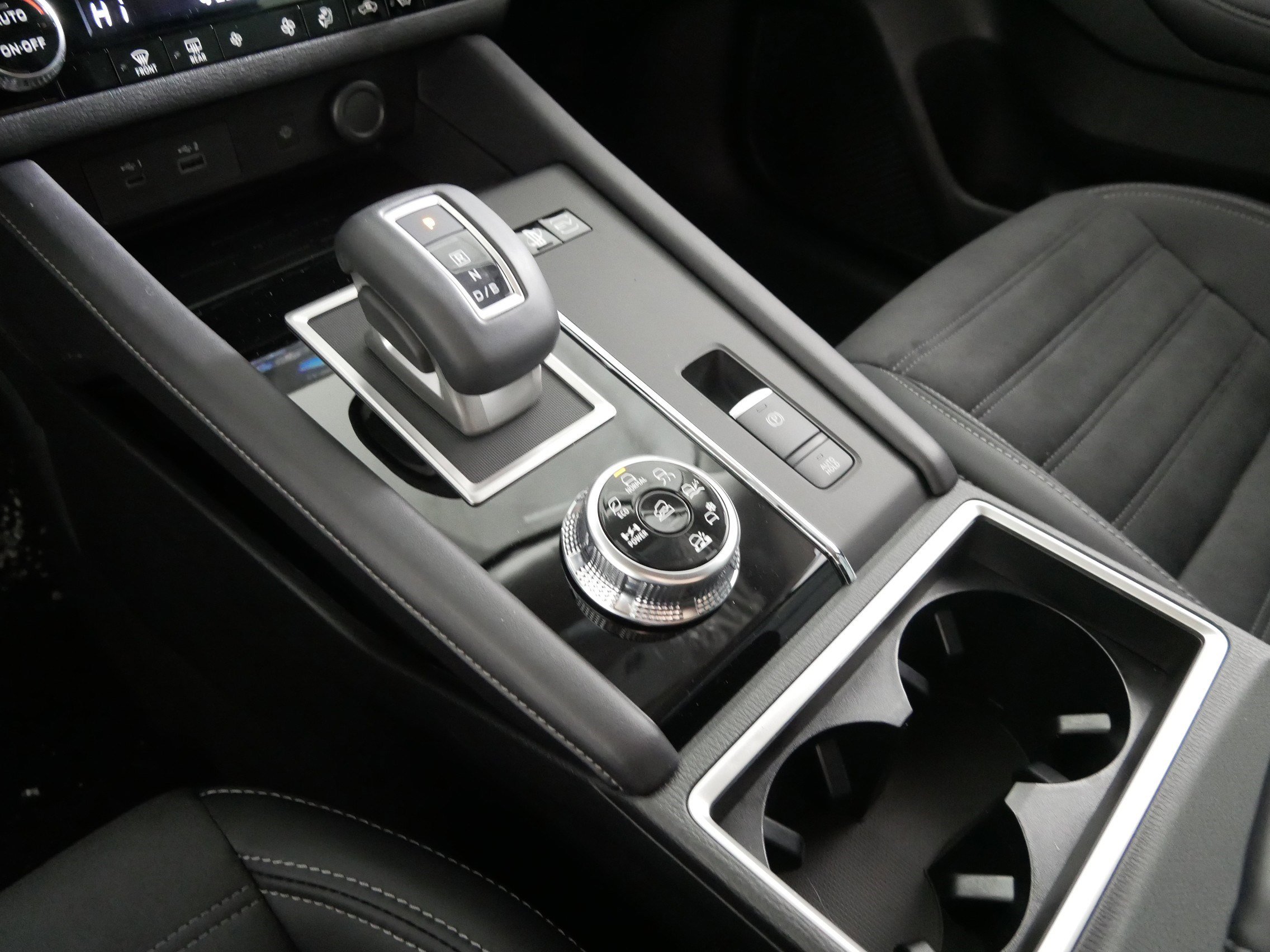 New 2025 Mitsubishi Outlander SE image 6