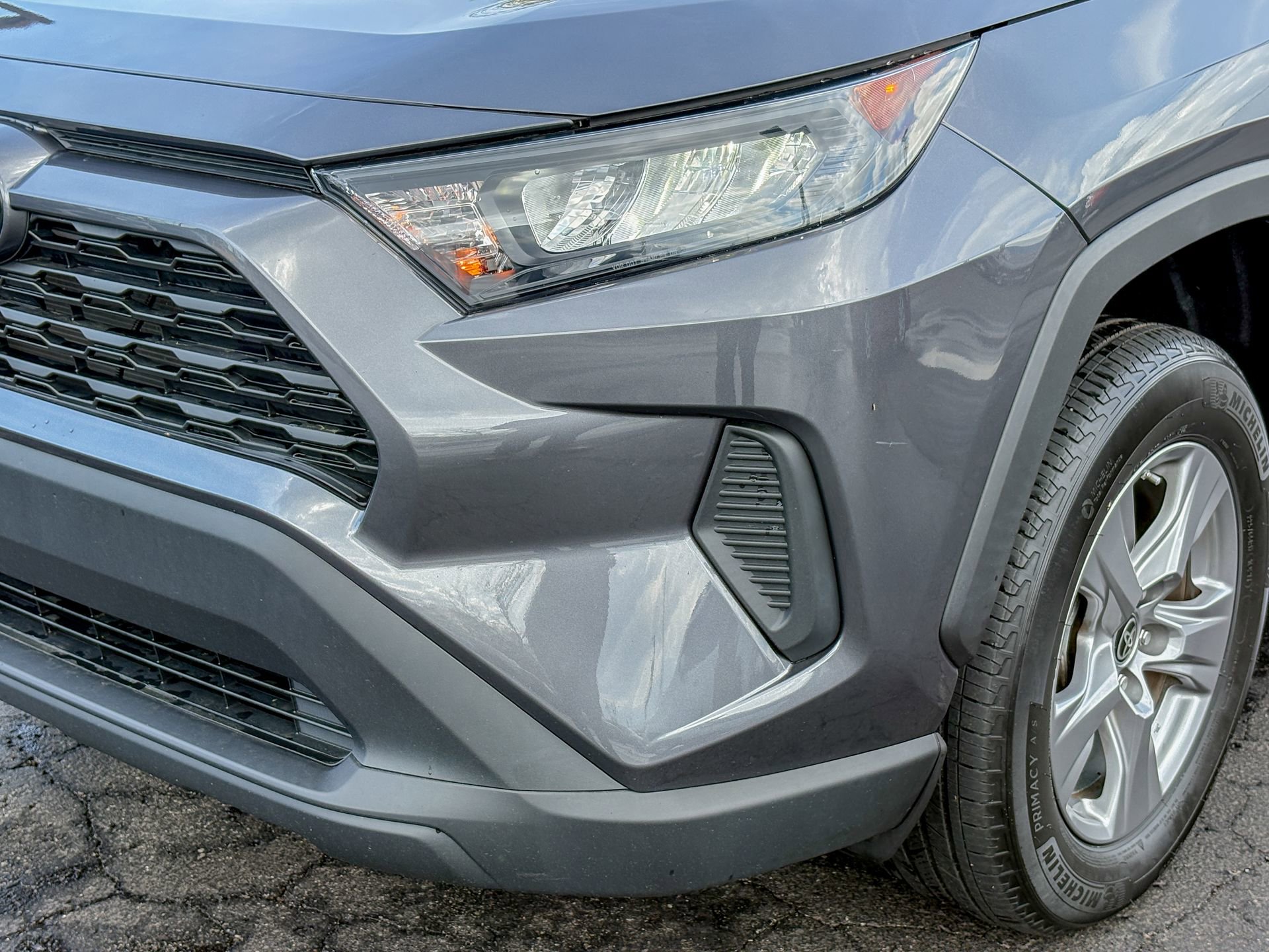 Used 2022 Toyota RAV4 LE AWD/4WD image 17