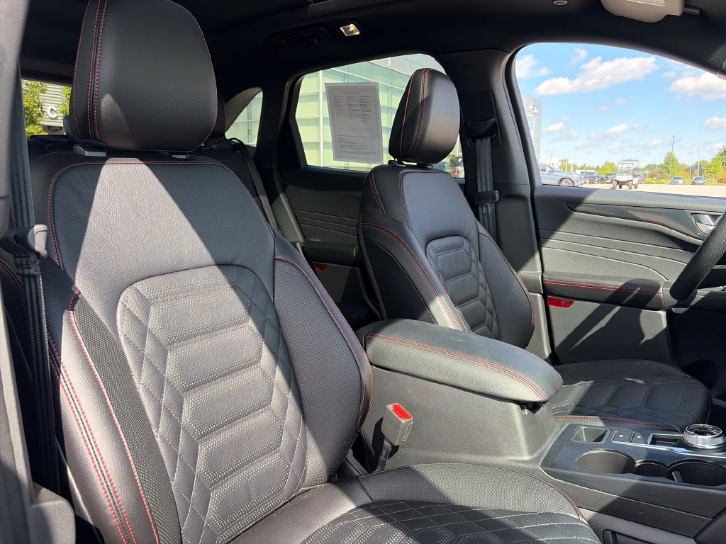 Used 2023 Ford Escape ST-Line Elite w/ Premium Technology Package AWD/4WD image 13
