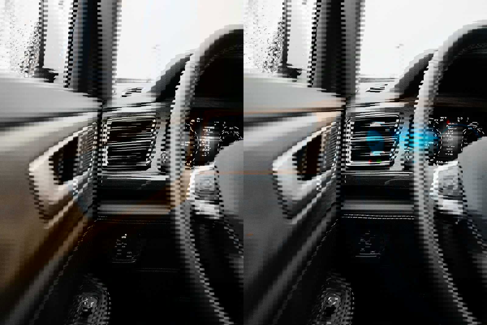 Used 2025 Volkswagen Atlas SE image 17