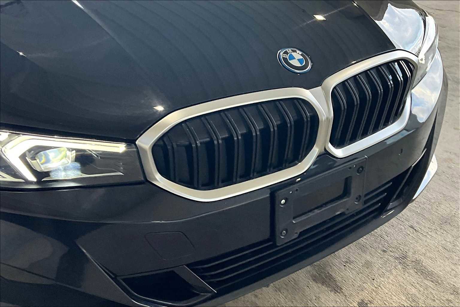 Used 2024 BMW 330e 330e w/ Convenience Package image 29