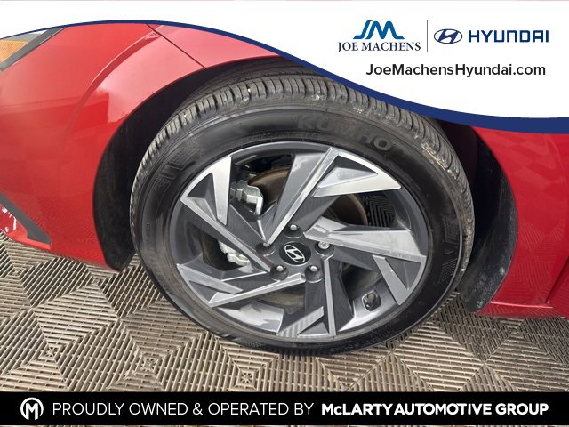 Certified 2025 Hyundai Elantra Sport image 31