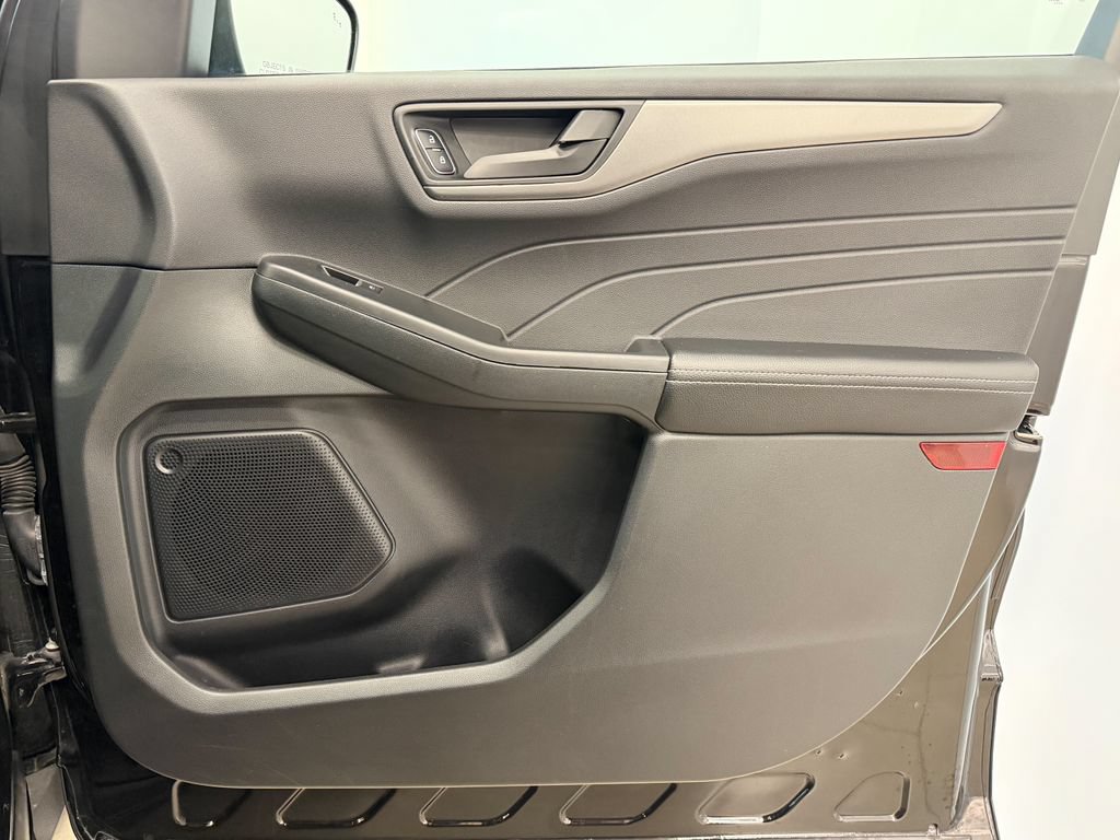 Used 2025 Ford Escape Active w/ Tech Pack #1 FWD image 12