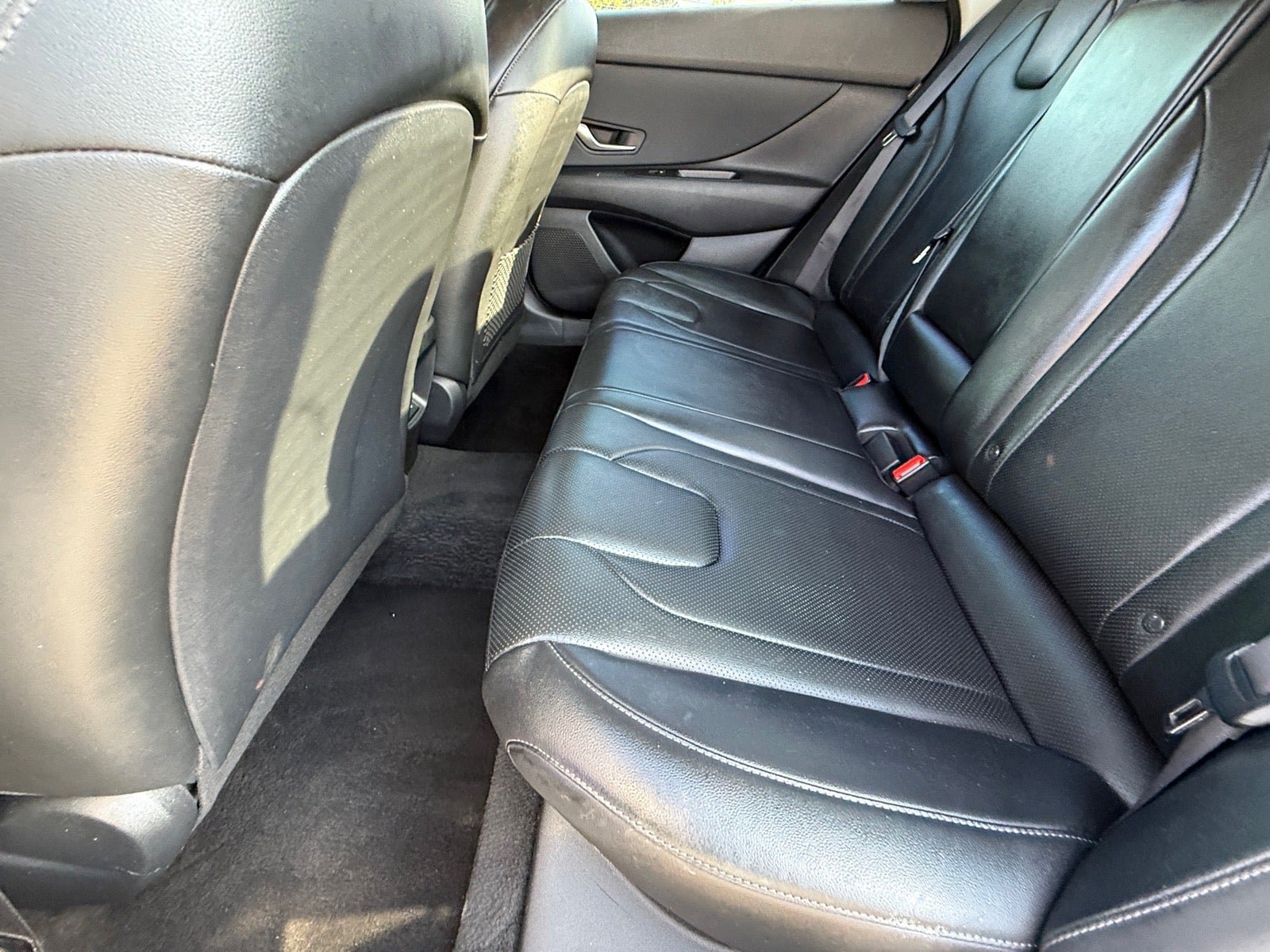 Used 2024 Hyundai Elantra Limited FWD image 13