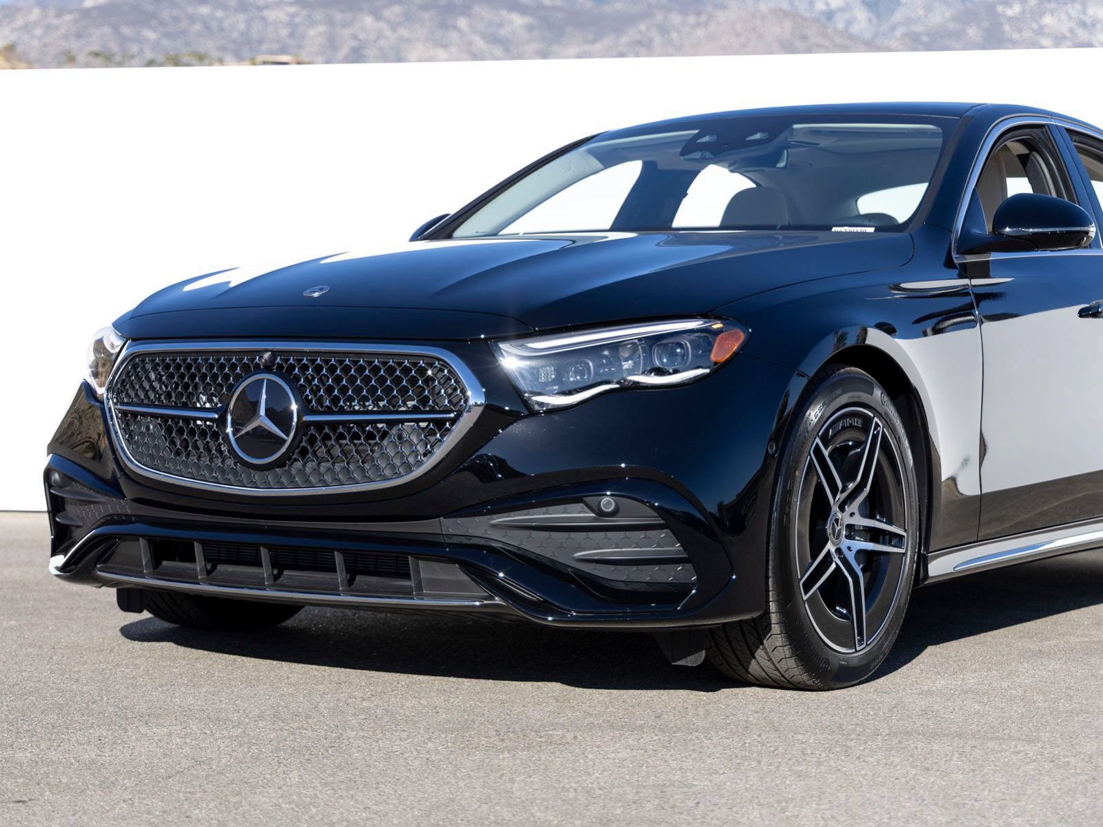 New 2027 Mercedes-Benz E 450 4MATIC Sedan video 3