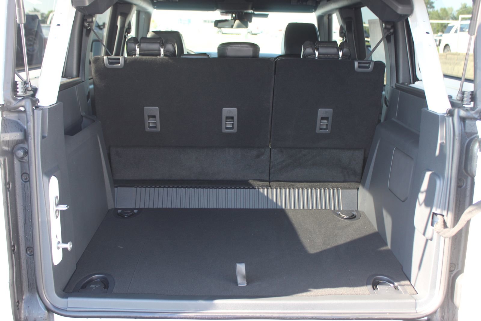 New 2025 Ford Bronco Badlands image 9