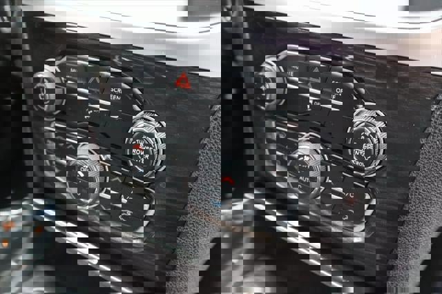 Used 2019 Chrysler 300 Touring w/ Sport Appearance Package image 12