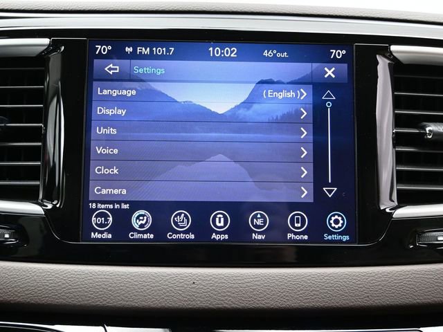 Used 2020 Chrysler Pacifica Touring-L w/ Tire & Wheel Group image 40