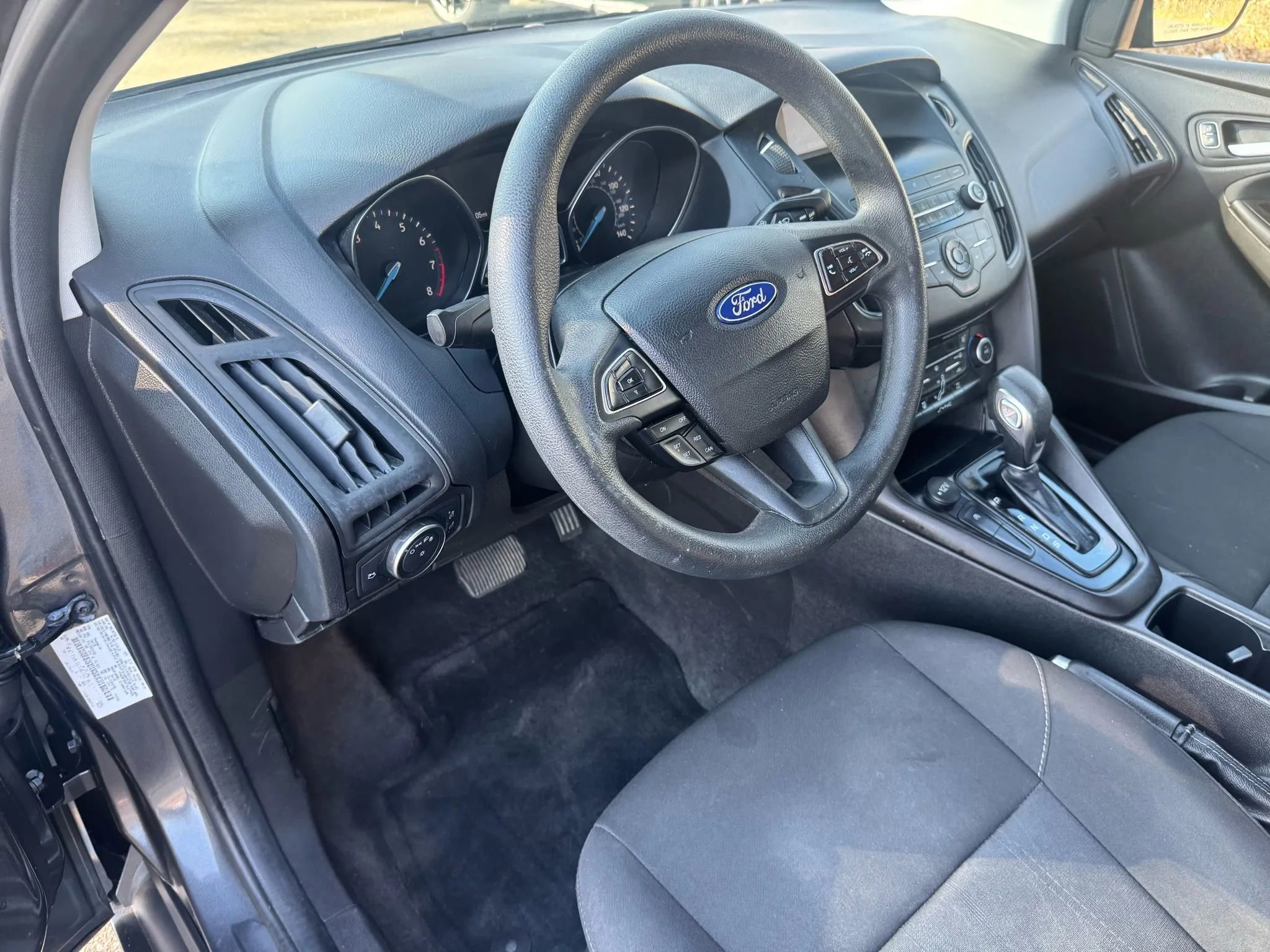 Used 2018 Ford Focus SE image 15