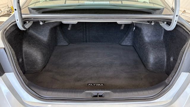 Used 2025 Nissan Altima 2.5 SV FWD image 4