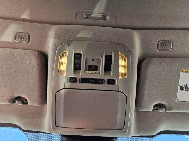 Used 2024 Toyota Highlander XLE FWD image 37