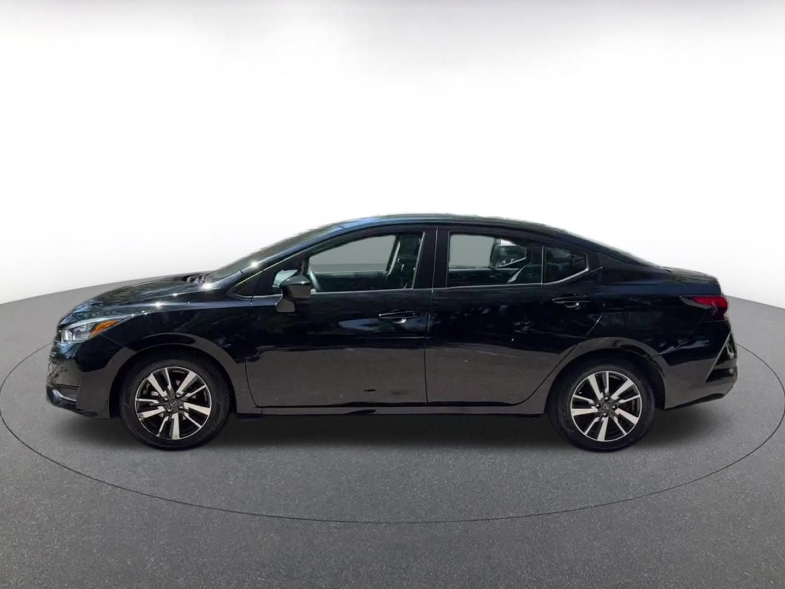 Used 2025 Nissan Versa SV FWD image 9