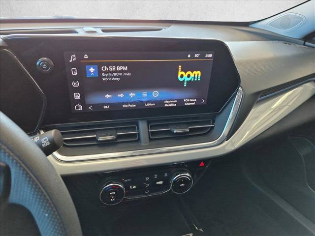 Used 2025 Chevrolet Trax LT FWD image 13