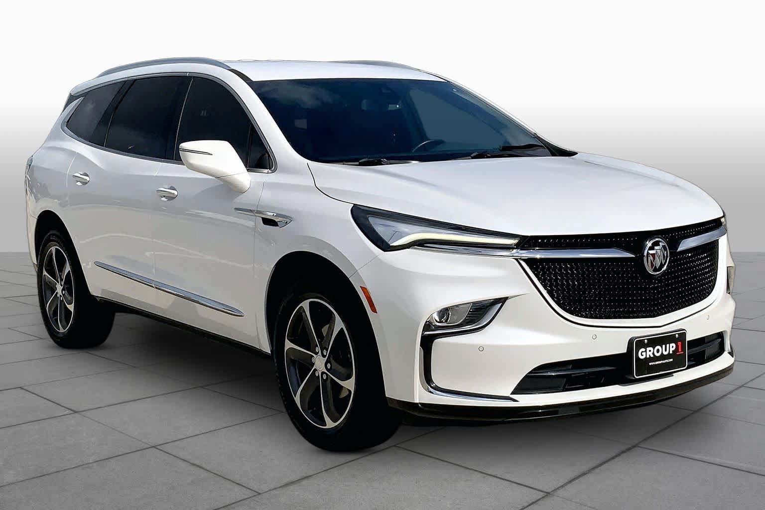 Certified 2022 Buick Enclave Essence w/ Sport Touring Edition FWD image 3