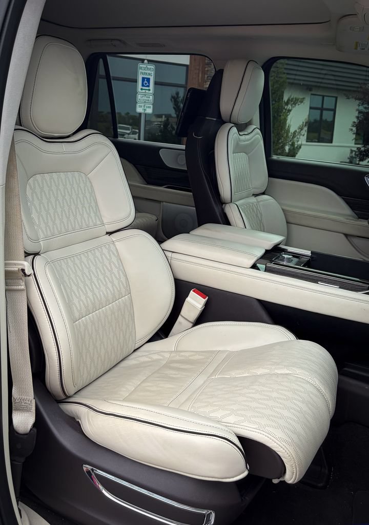 Used 2018 Lincoln Navigator L Black Label AWD/4WD image 39
