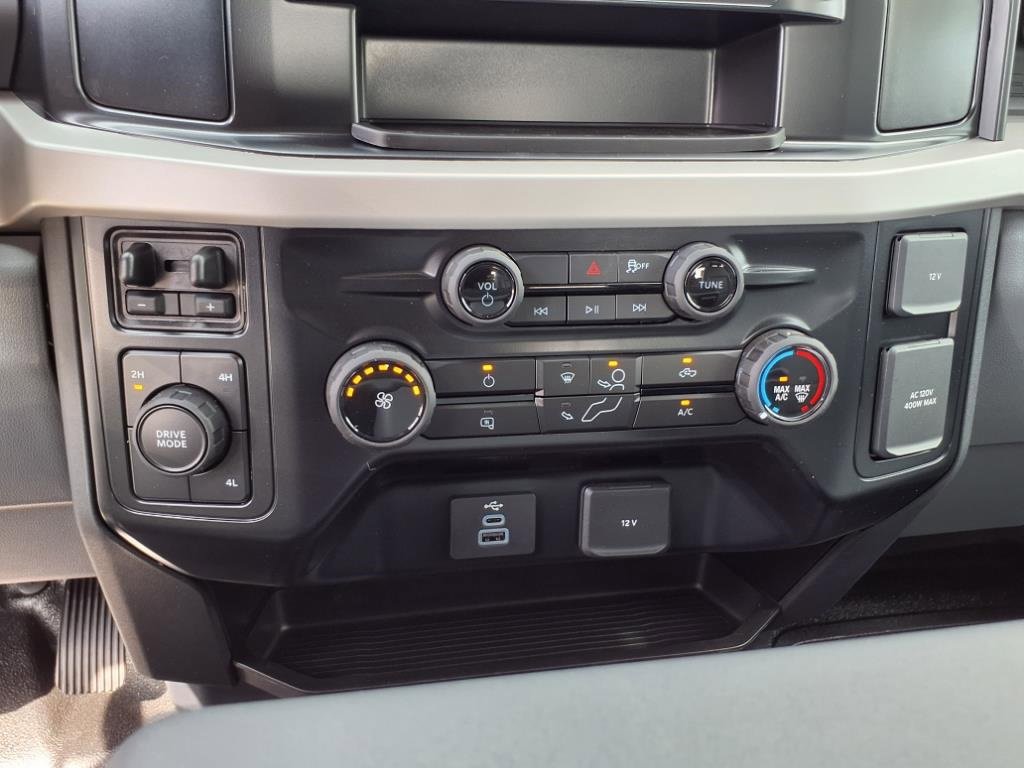 New 2026 Ford F550 4x4 Crew Cab image 20