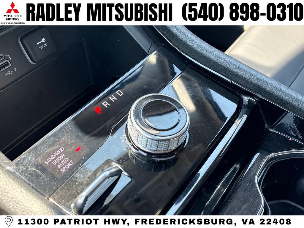 Used 2023 Jeep Grand Cherokee L Limited w/ Black Appearance Package AWD/4WD image 15