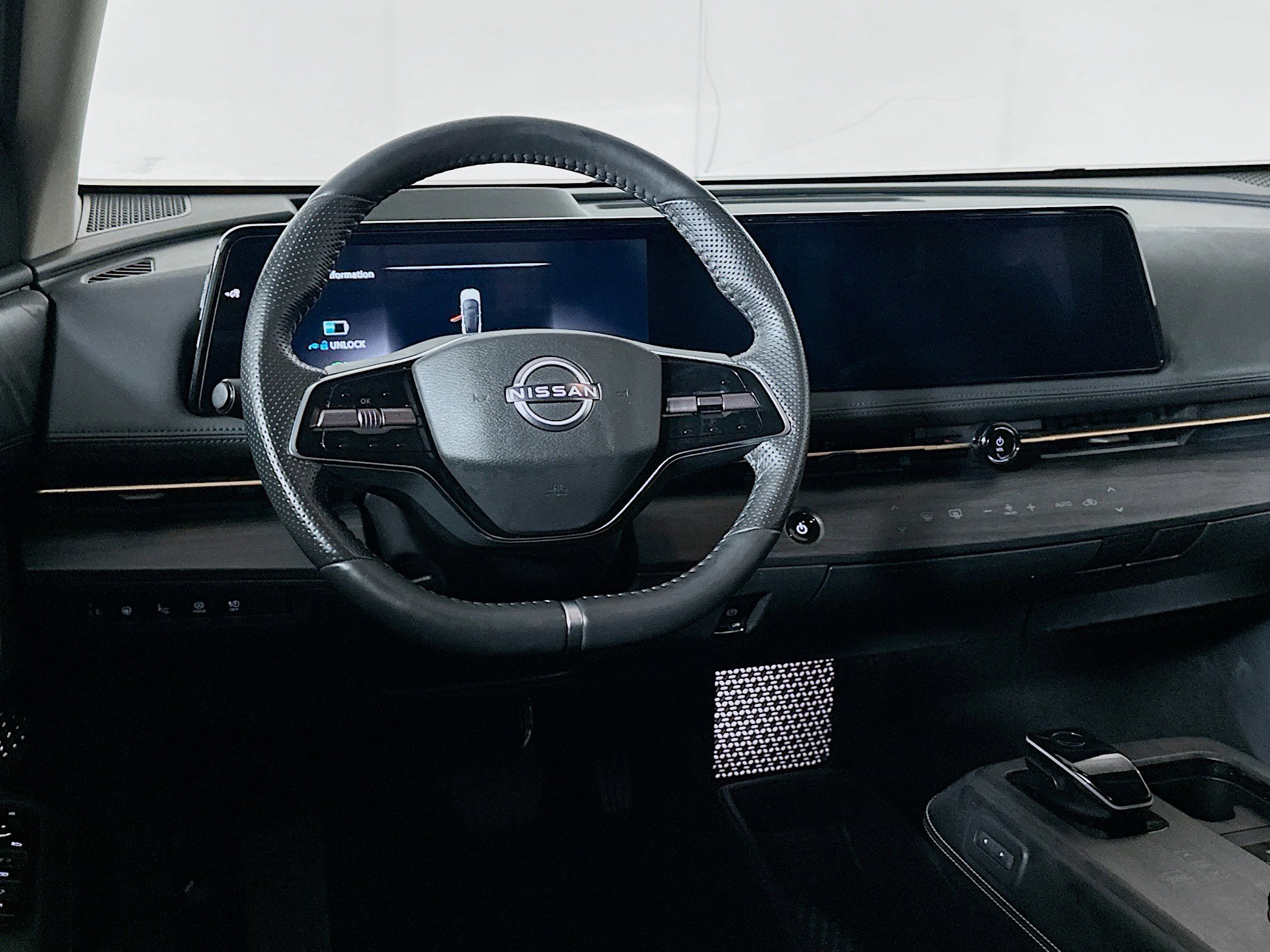 Used 2024 Nissan Ariya FWD image 18