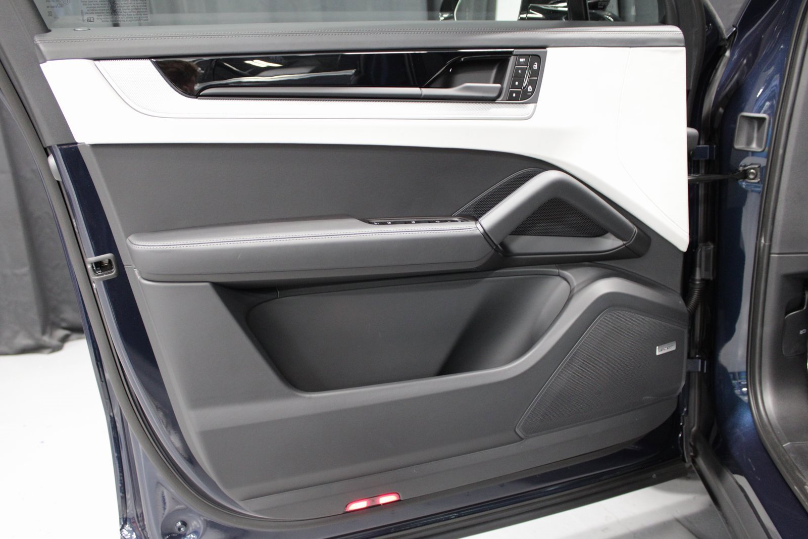 New 2026 Porsche Cayenne S image 25