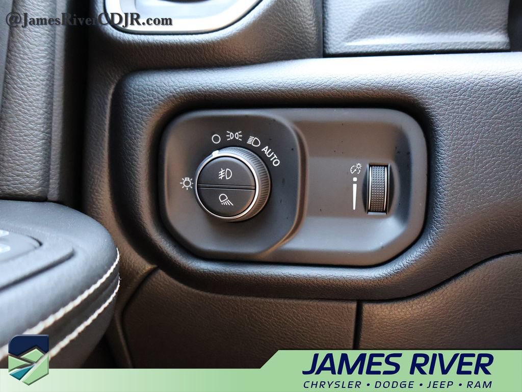 Used 2025 RAM 2500 Big Horn AWD/4WD image 24