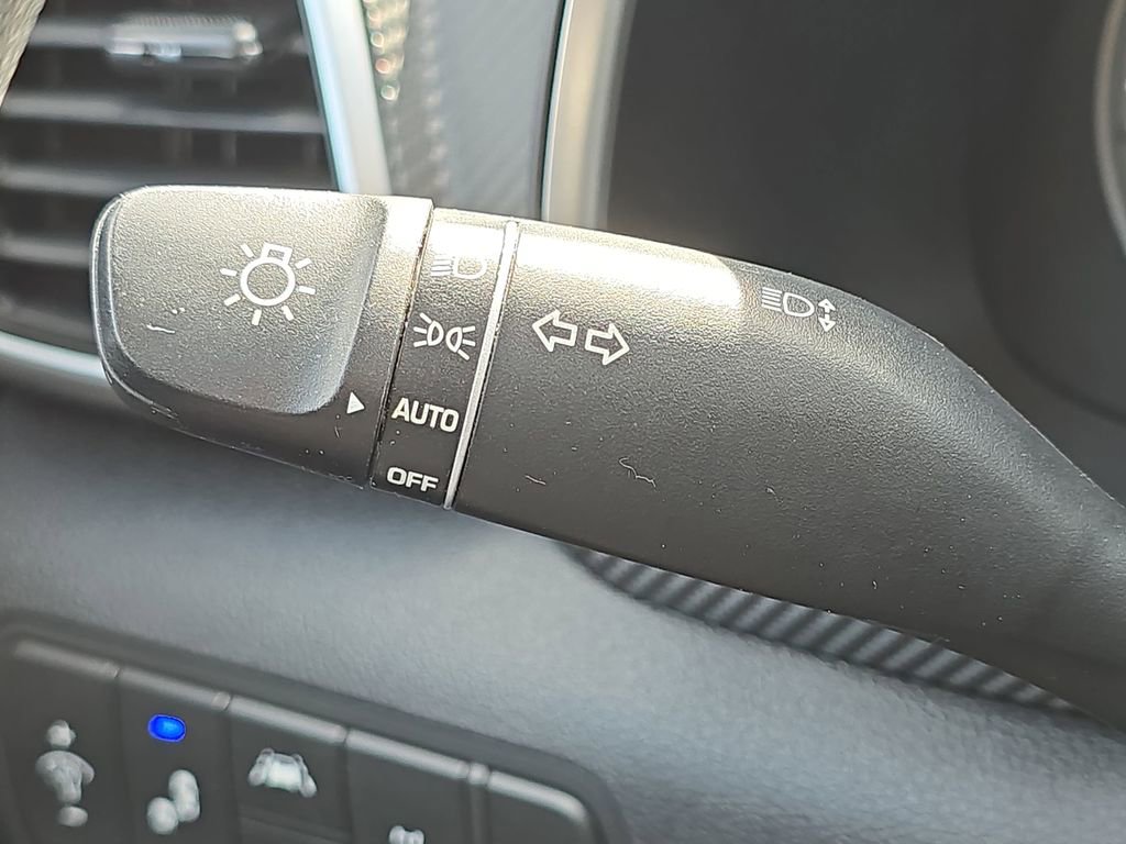 Used 2020 Hyundai Tucson Value w/ Winter Weather Package image 28
