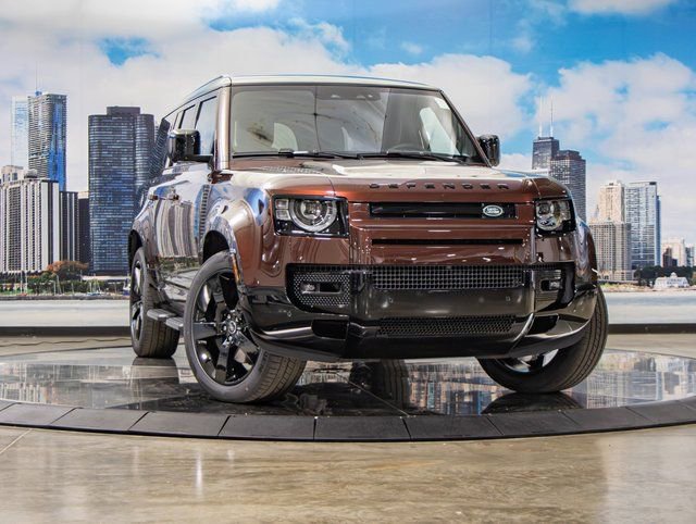 New 2025 Land Rover Defender 130 X-Dynamic SE image 2