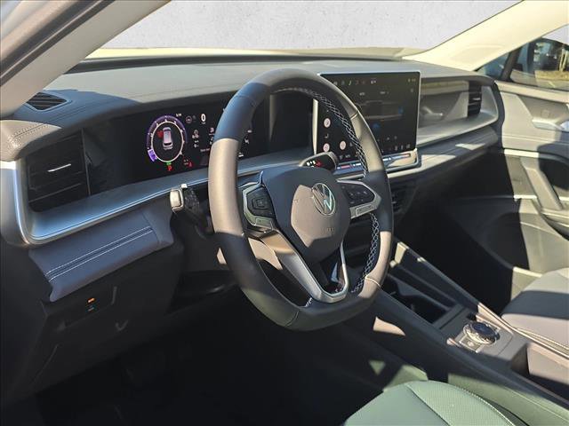 New 2026 Volkswagen Tiguan SE FWD image 8