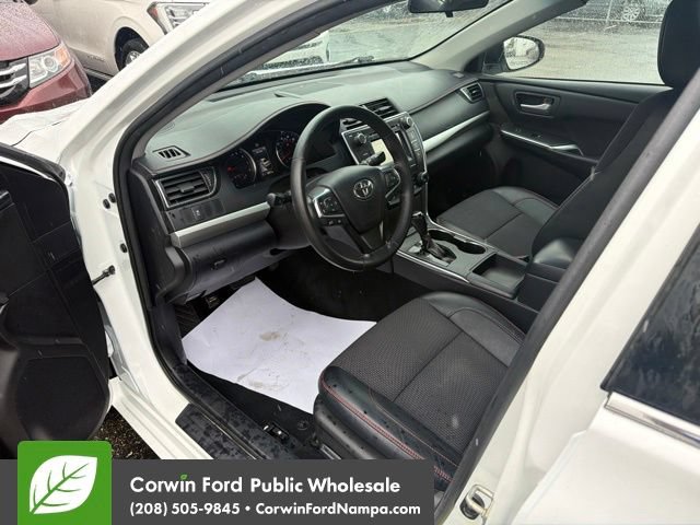 Used 2016 Toyota Camry SE FWD image 9