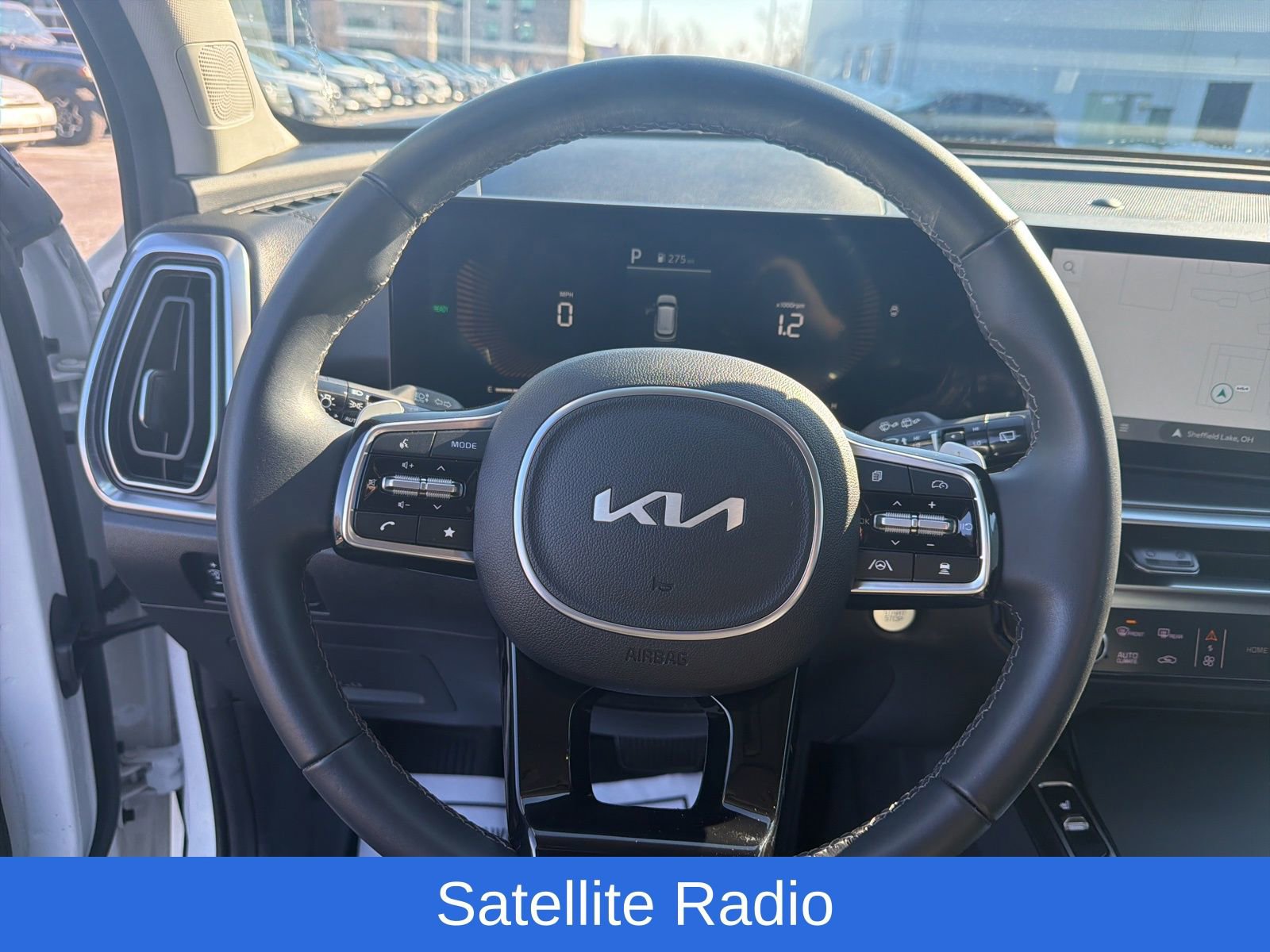 Used 2025 Kia Sorento EX w/ EX Panoramic Sunroof Package image 11