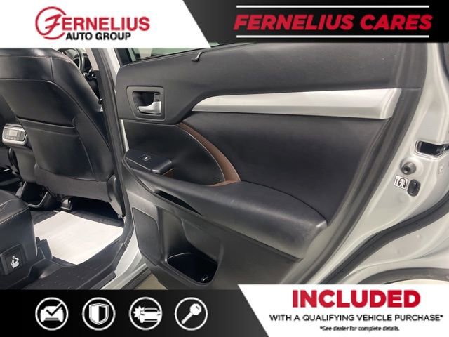Used 2017 Toyota Highlander XLE w/ Carpet Mat Package AWD/4WD image 20
