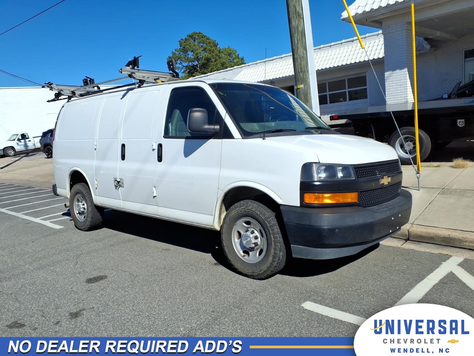 Used 2020 Chevrolet Express 2500 RWD image 1