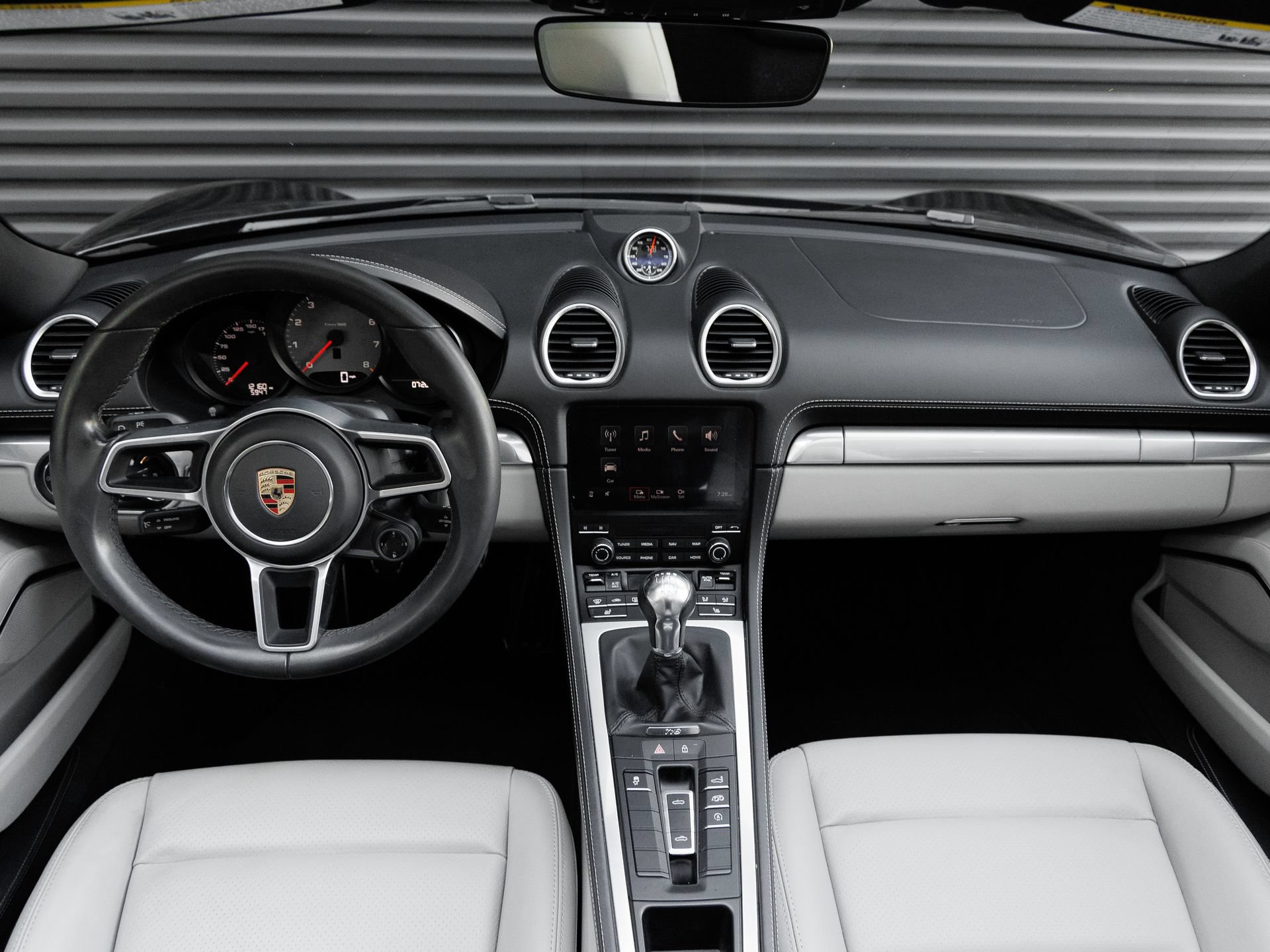 Certified 2025 Porsche 718 Boxster S RWD image 19