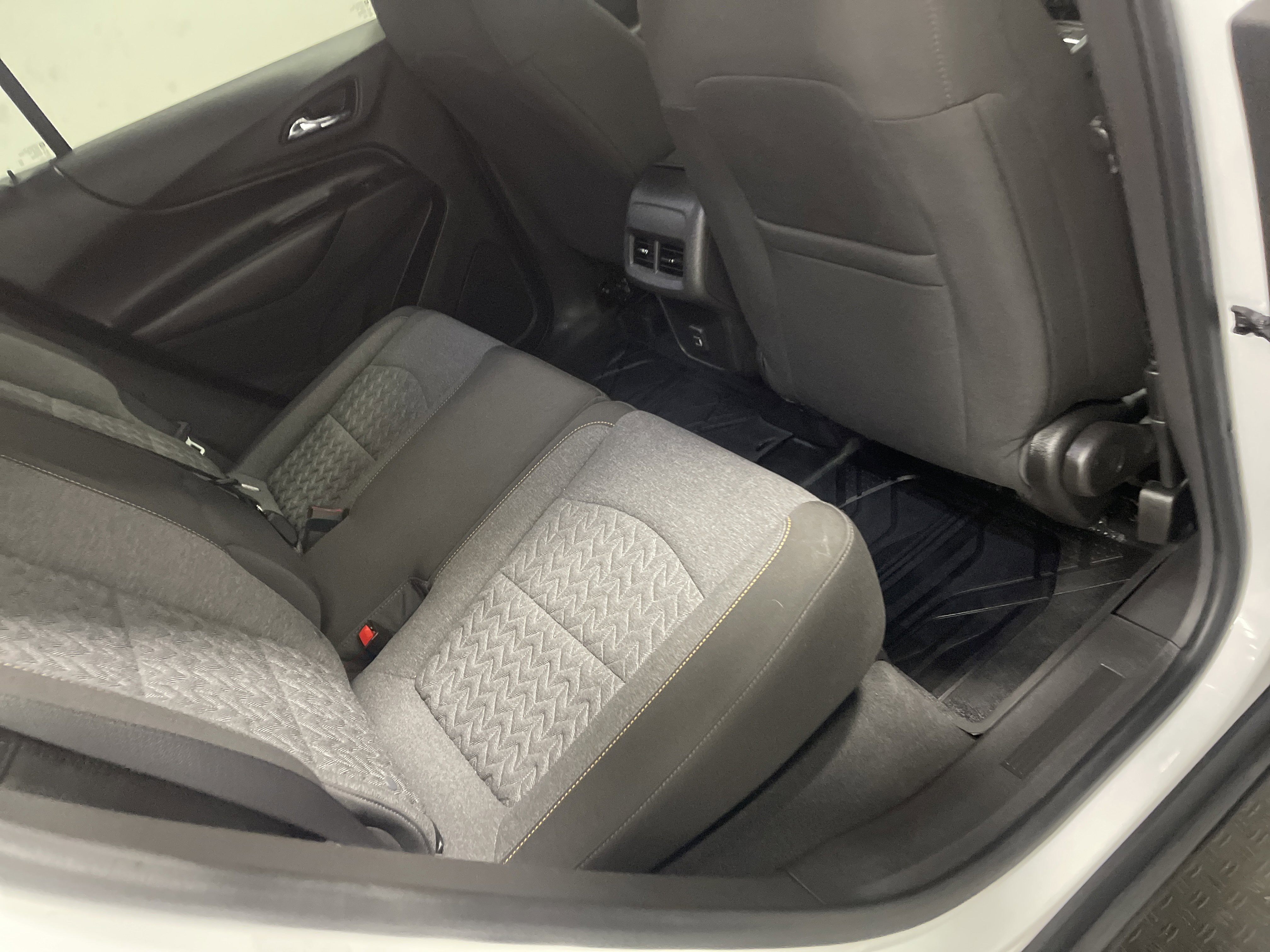 Used 2022 Chevrolet Equinox LT w/ Driver Convenience Package image 23