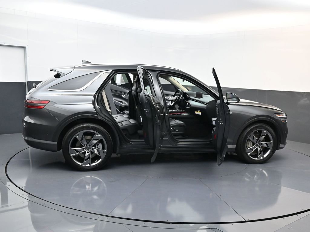 Used 2023 Genesis Electrified GV70 Advanced image 29