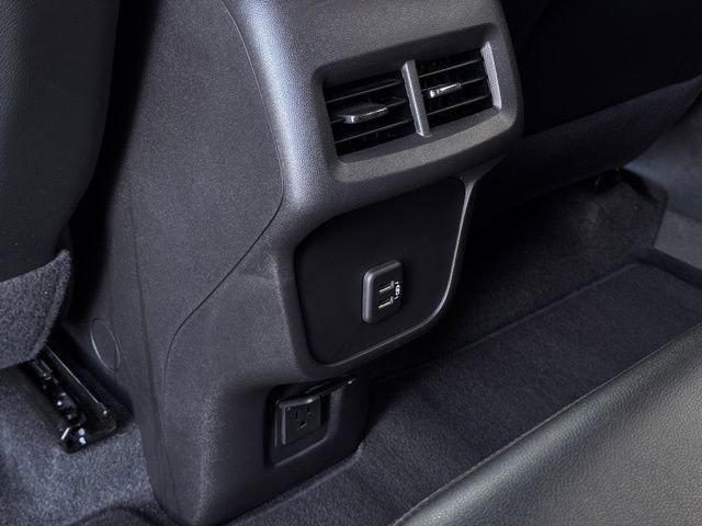 Used 2024 Chevrolet Equinox RS w/ RS Leather Package image 28