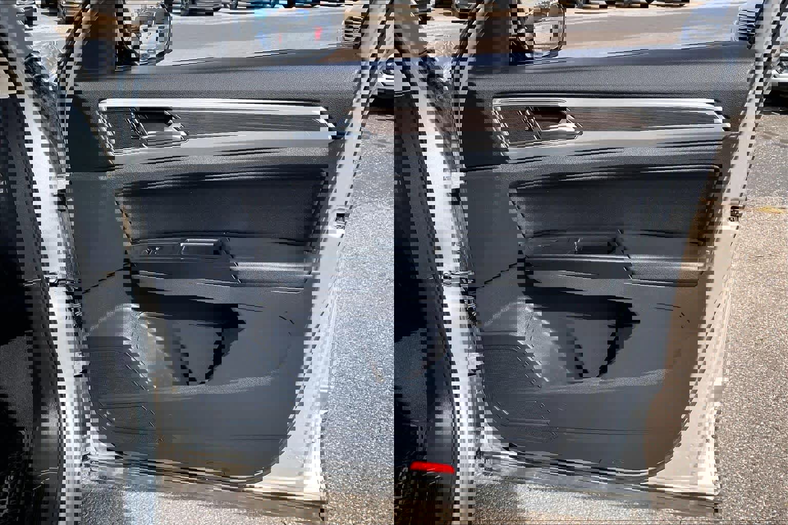 Used 2019 Volkswagen Atlas SE w/ Towing Package image 23