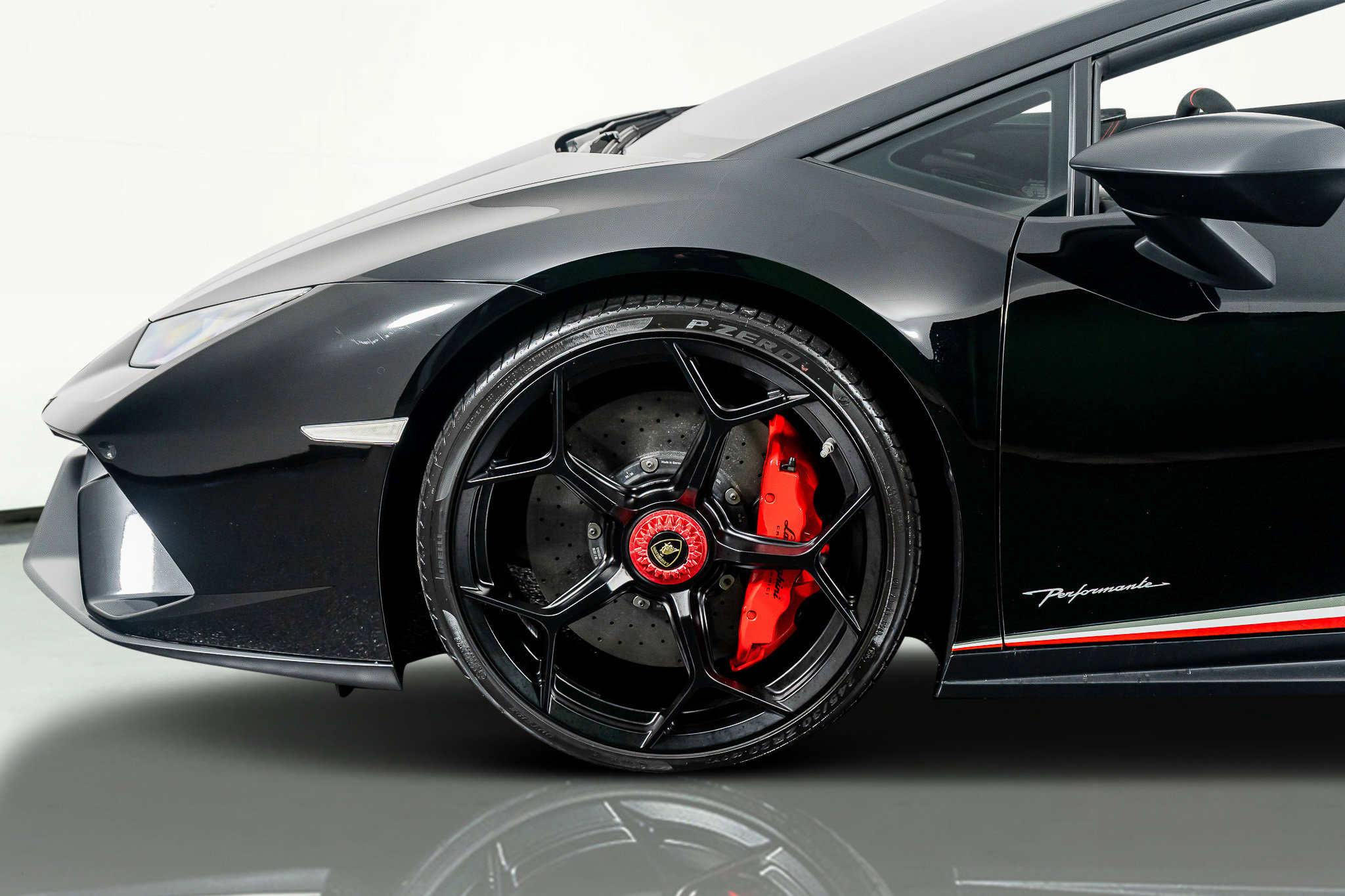 Used 2018 Lamborghini Huracan Performante image 20