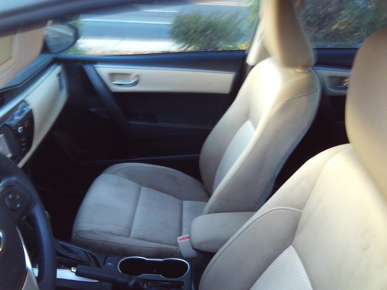 Used 2015 Toyota Corolla LE image 25