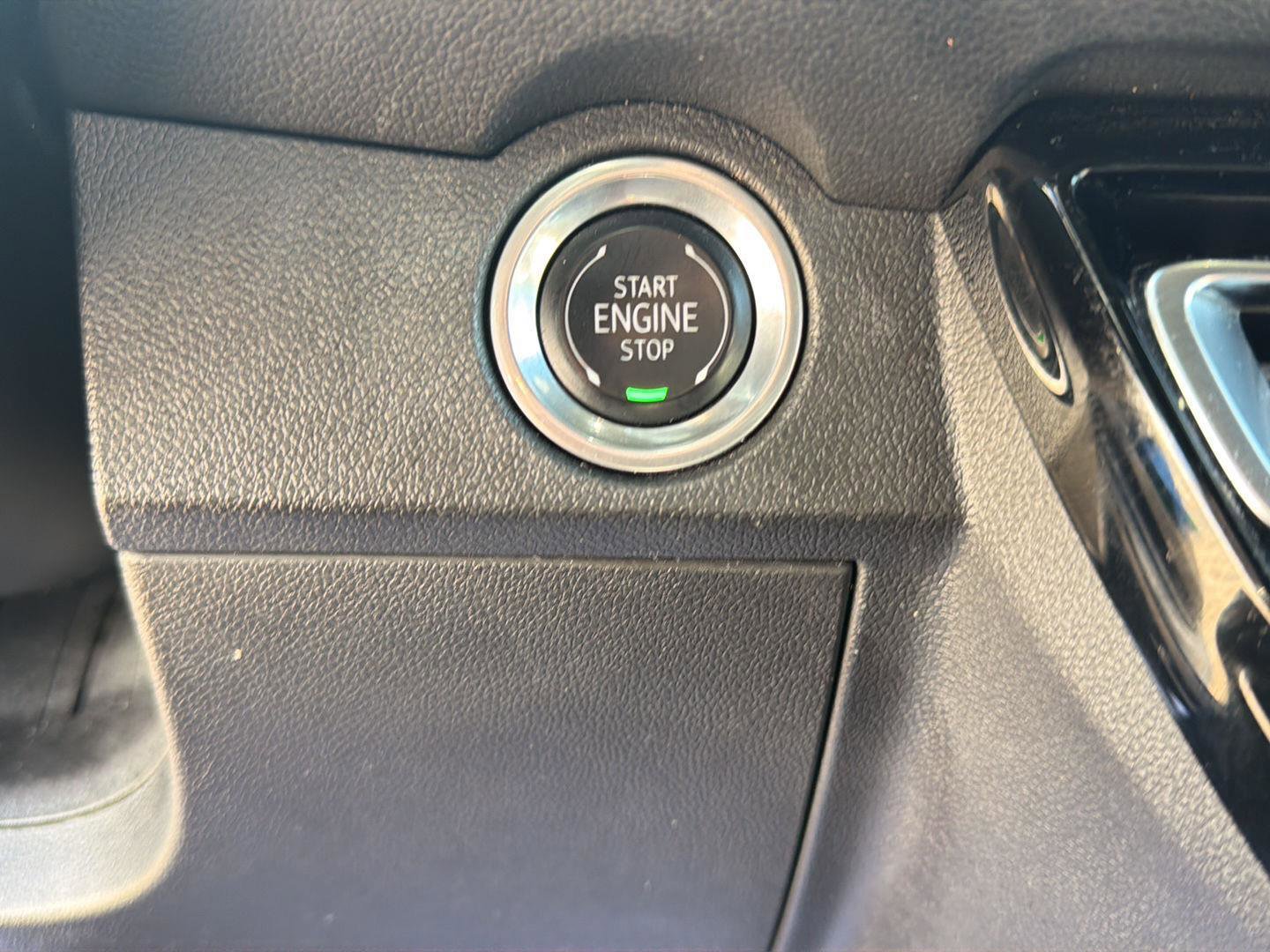 Used 2024 Chevrolet Traverse LT w/ Midnight/Sport Edition image 29