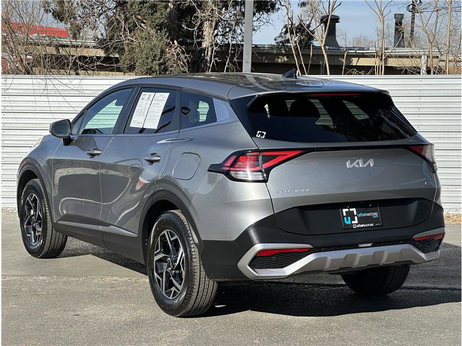 Used 2024 Kia Sportage LX image 3