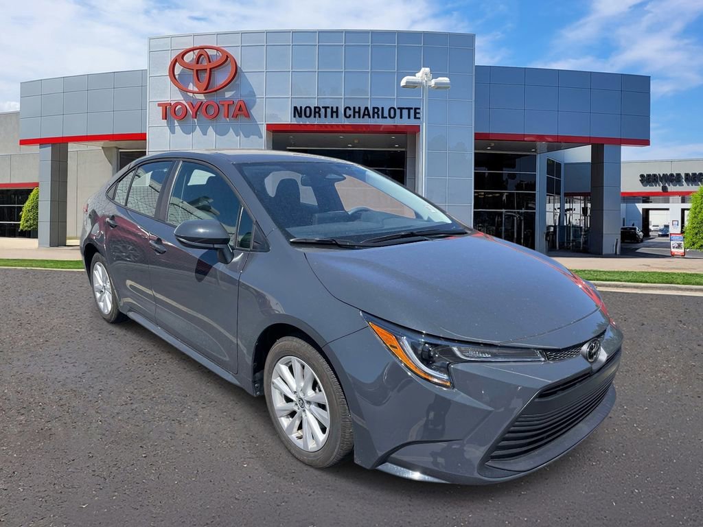 Used 2025 Toyota Corolla LE w/ LE Premium Package image 3