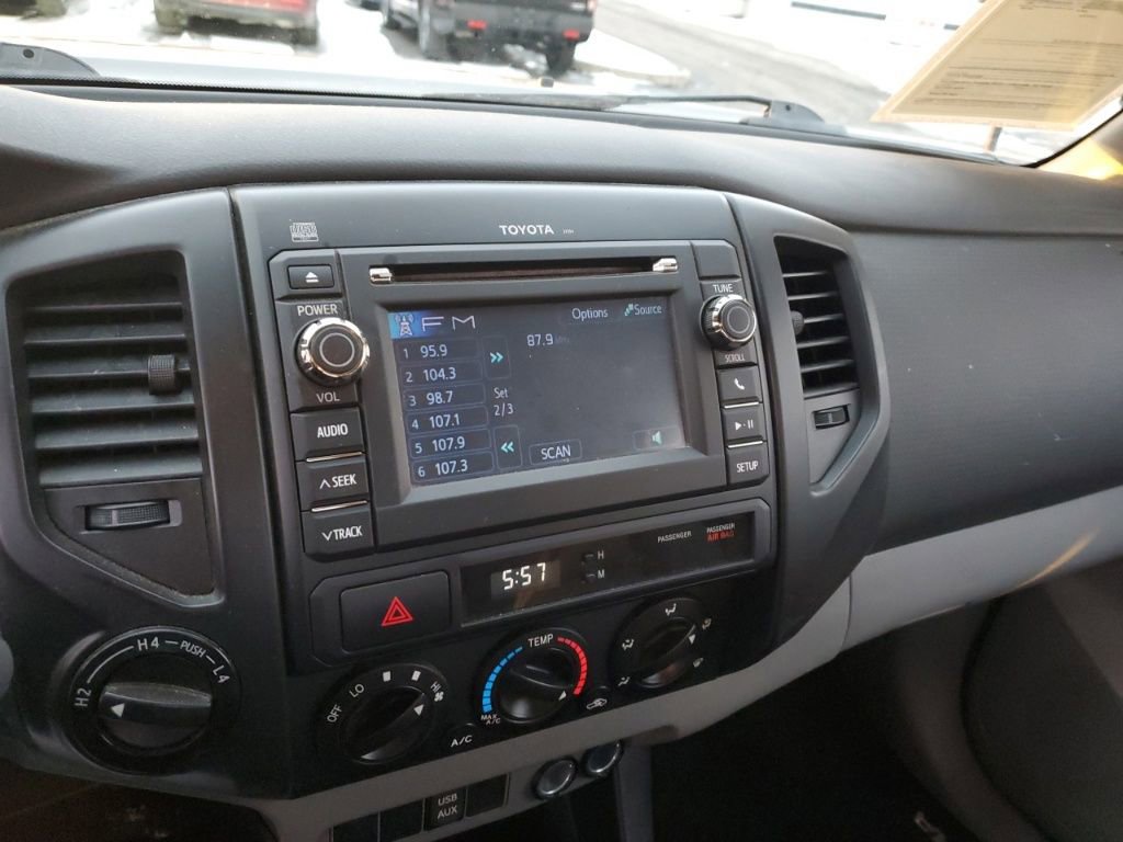 Used 2013 Toyota Tacoma 4x4 Regular Cab image 17