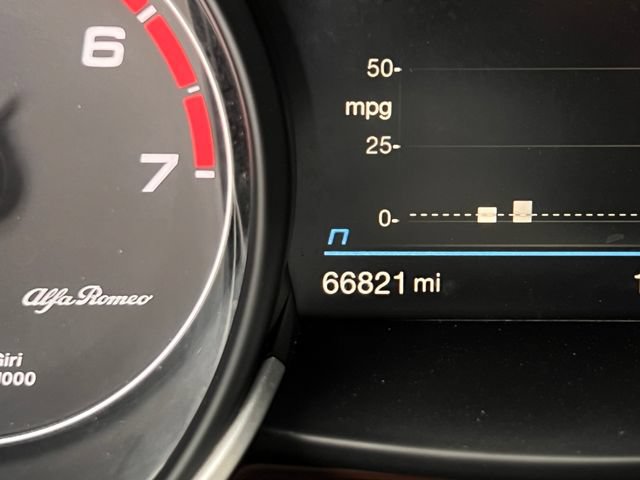 Used 2020 Alfa Romeo Stelvio RWD image 21