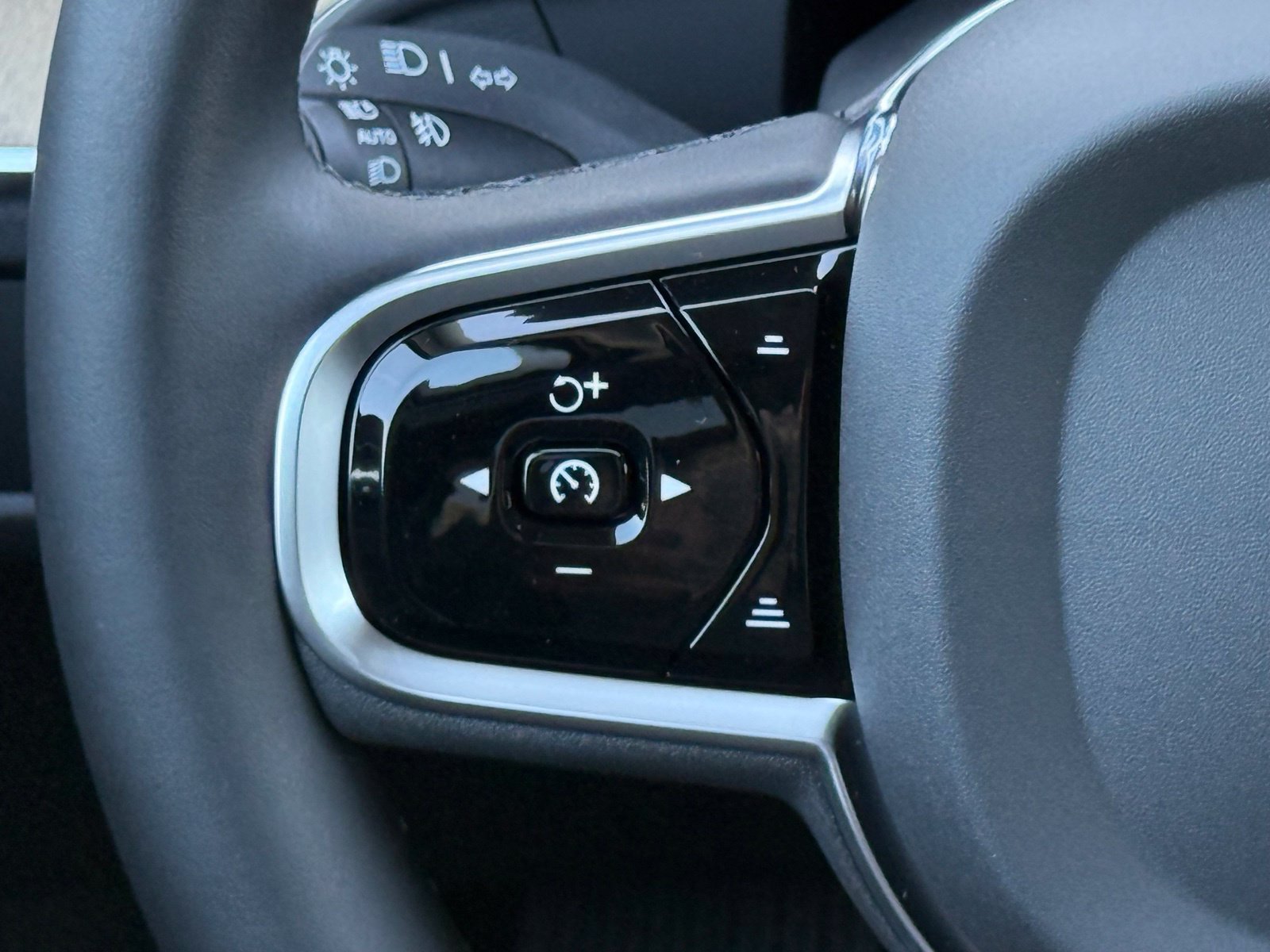 New 2027 Volvo XC60 B5 Core AWD/4WD image 36
