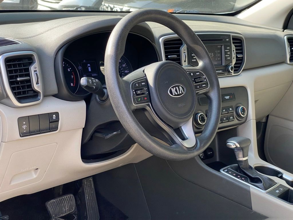 Used 2019 Kia Sportage LX FWD image 2
